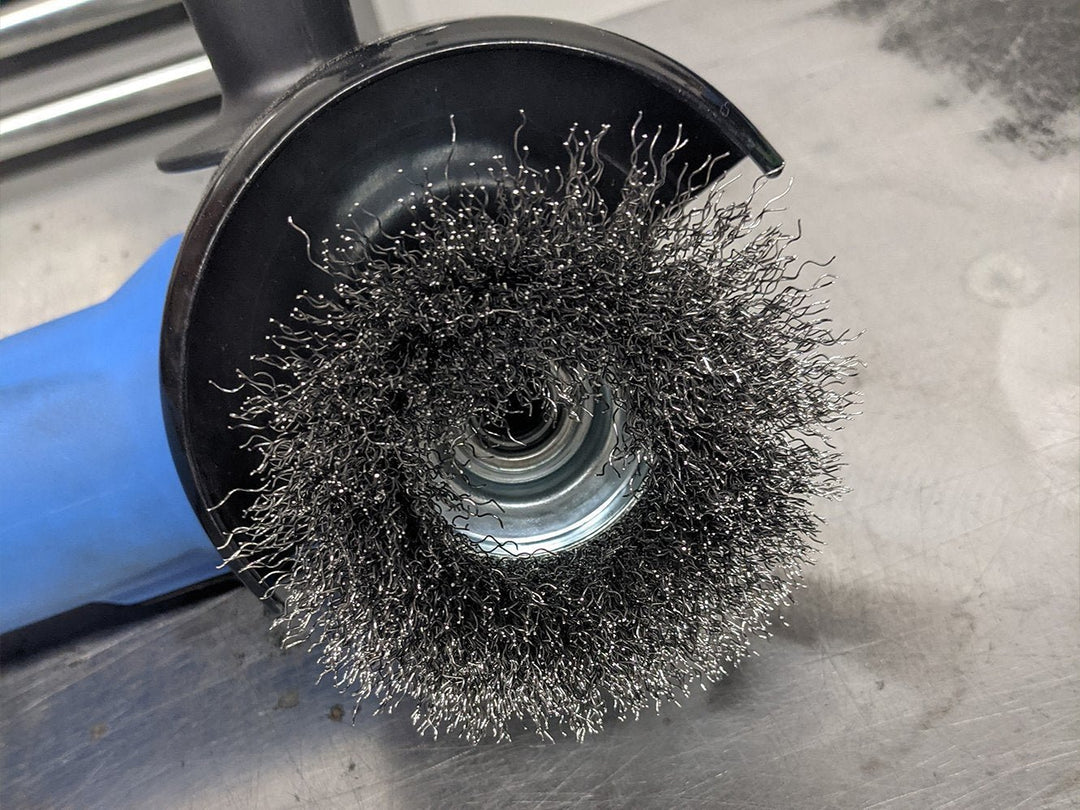 Brosse coupe en fil serti de 3 pouces pour meuleuses d'angle (arbre 5/8-11)